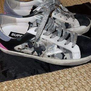 Golden Goose Superstar.